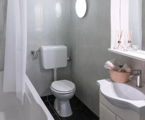 Nico, Volosko, Pet Friendly 오파티아